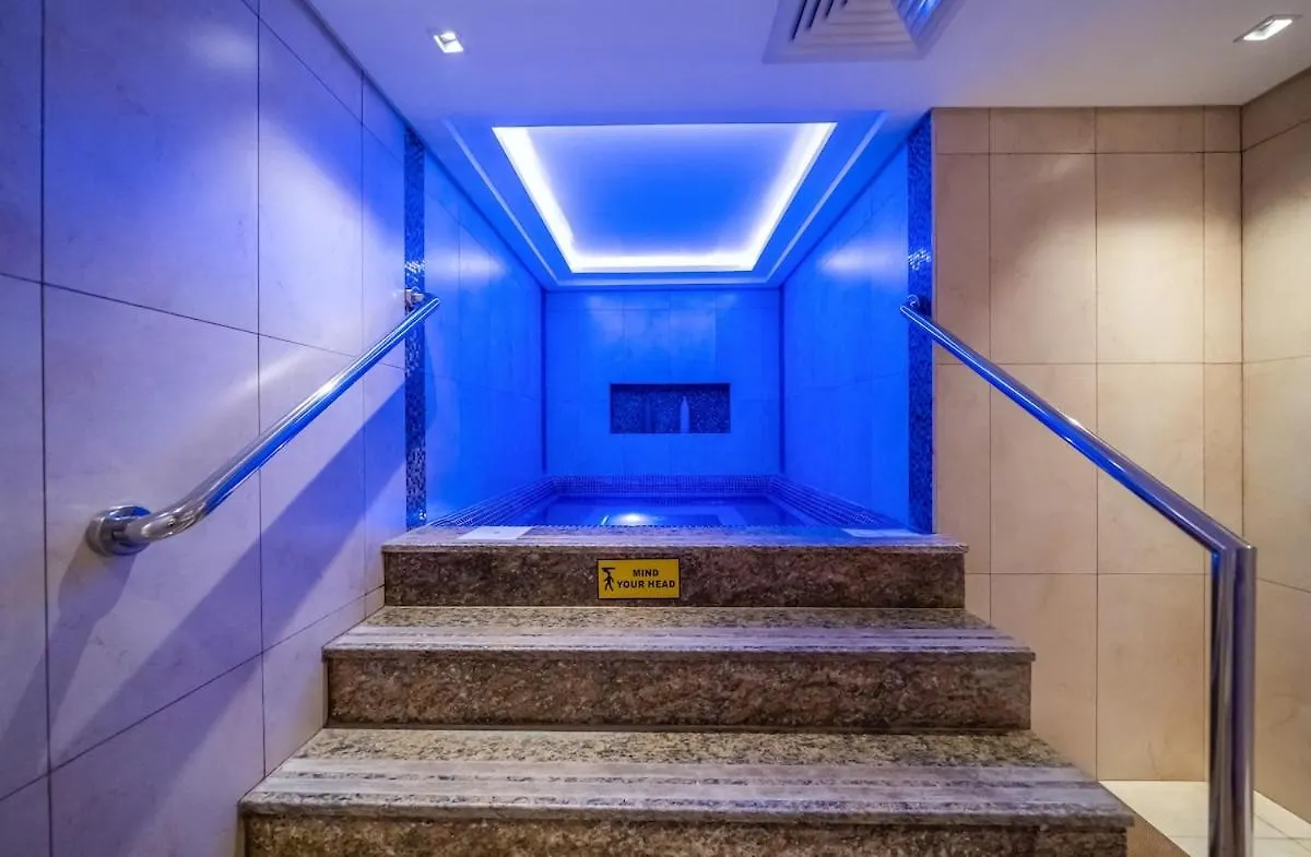 Apartmán Cozy 1Br W & Infinity Pool, Gym, Canal & Burj Views Dubaj