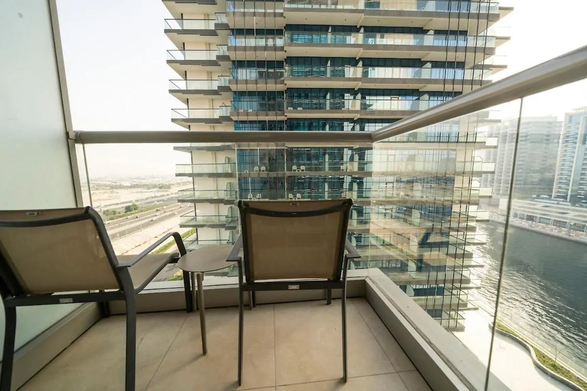Cozy 1Br W & Infinity Pool, Gym, Canal & Burj Views Dubai United Arab Emirates
